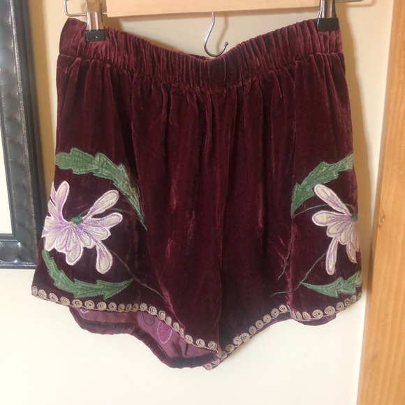 Hp 🦄 Chasing unicorns purple haze velvet shorts L - Picture 3 of 7